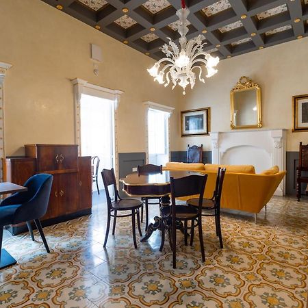 Monreal Boutique Townhouse - R024Rm3 Hotel Paola Kültér fotó
